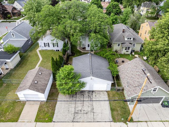 2110 Market STREET, La Crosse, WI 54601