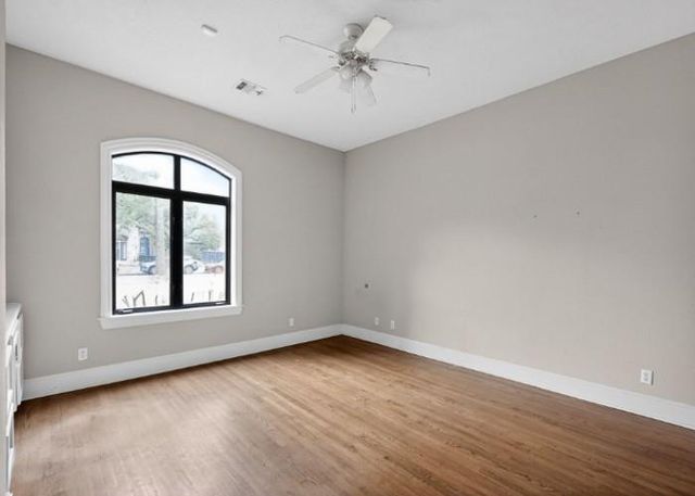 6 Heritage Court, Houston, TX 77024