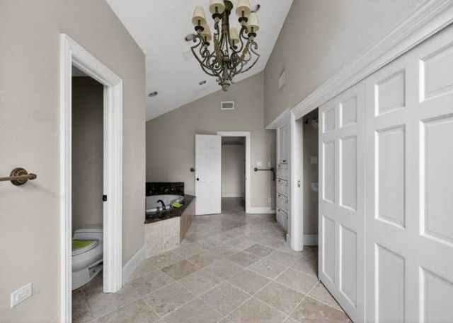 6 Heritage Court, Houston, TX 77024