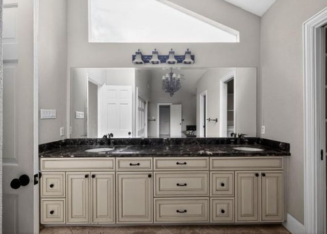 6 Heritage Court, Houston, TX 77024