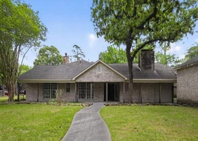 6 Heritage Court, Houston, TX 77024