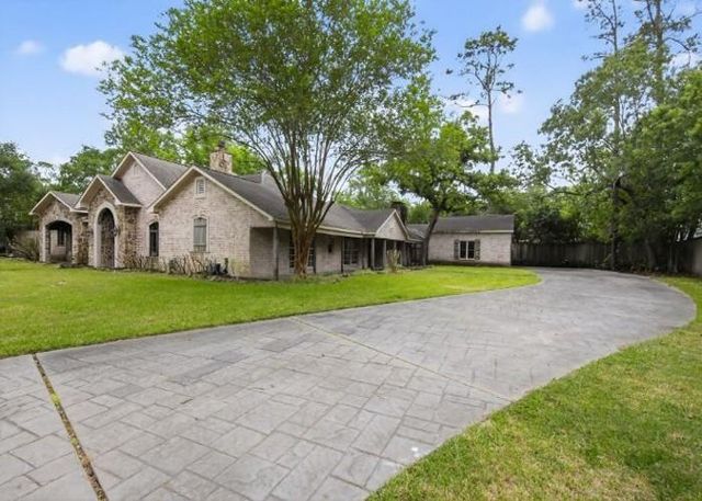 6 Heritage Court, Houston, TX 77024