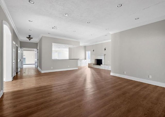 6 Heritage Court, Houston, TX 77024