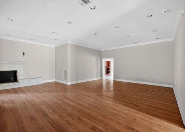 6 Heritage Court, Houston, TX 77024
