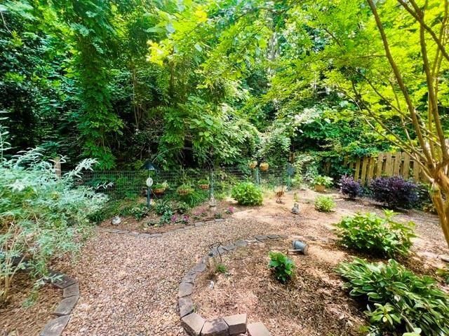 831 Lake Hollow Boulevard SW, Marietta, GA 30064