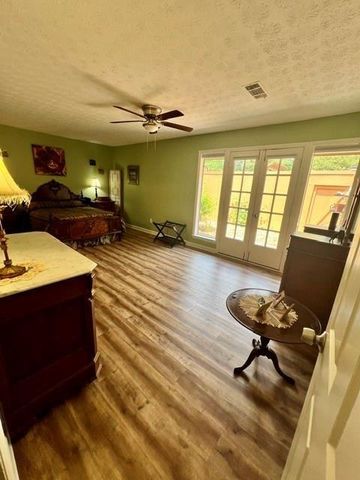 831 Lake Hollow Boulevard SW, Marietta, GA 30064