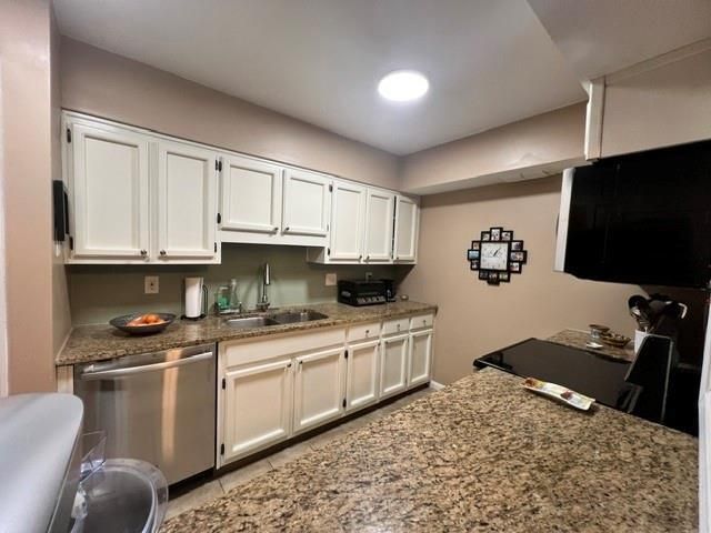 831 Lake Hollow Boulevard SW, Marietta, GA 30064