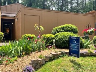 831 Lake Hollow Boulevard SW, Marietta, GA 30064