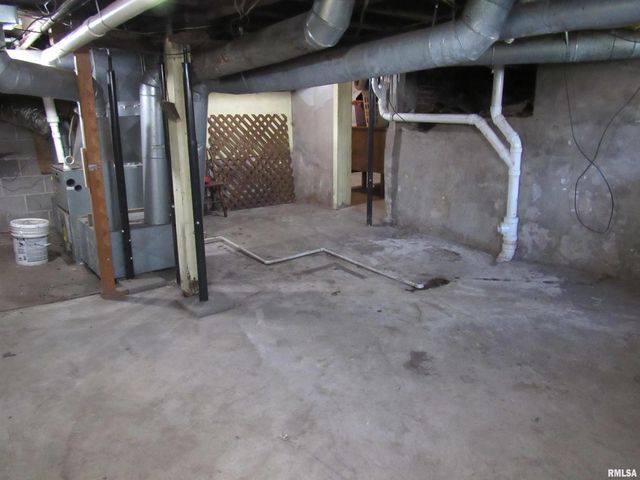 406 S EAST Street, Jacksonville, IL 62650