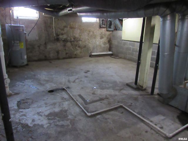 406 S EAST Street, Jacksonville, IL 62650