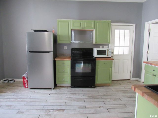 406 S EAST Street, Jacksonville, IL 62650