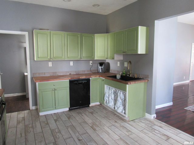 406 S EAST Street, Jacksonville, IL 62650