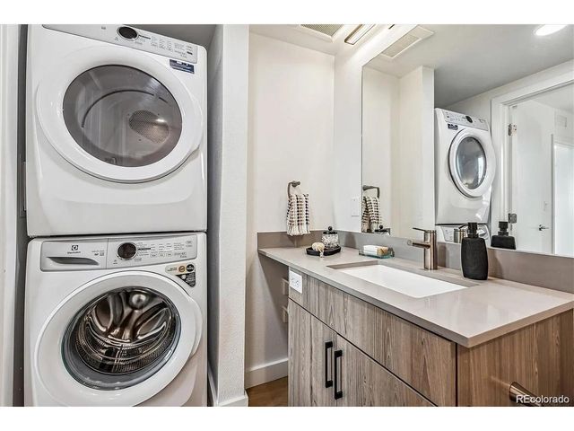 3575 Chestnut Pl 305, Denver, CO 80216