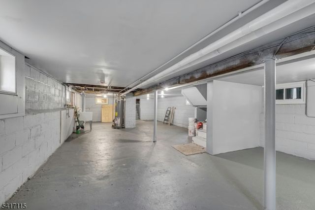 54 Thomas St, Bloomfield Twp., NJ 07003