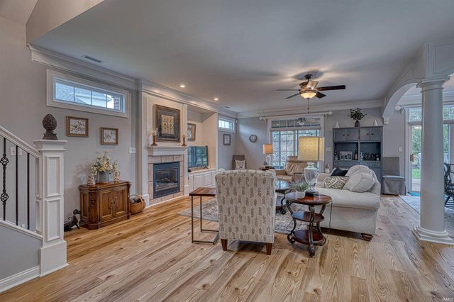 2064 Long Cove Circle, Newburgh, IN 47630