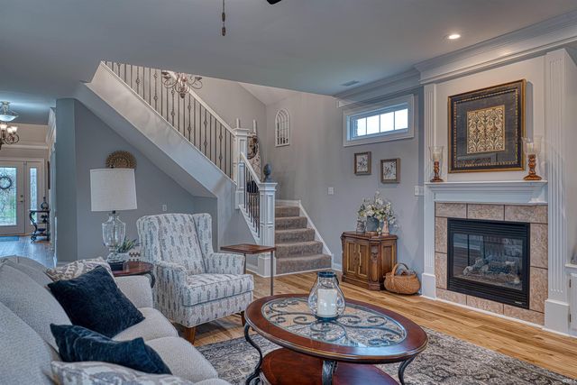 2064 Long Cove Circle, Newburgh, IN 47630