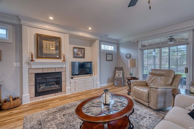 2064 Long Cove Circle, Newburgh, IN 47630