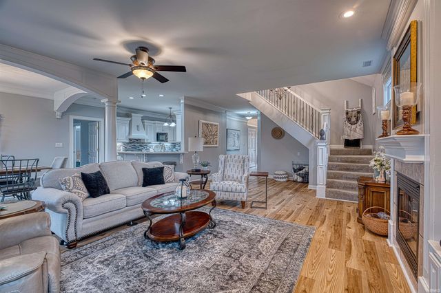 2064 Long Cove Circle, Newburgh, IN 47630