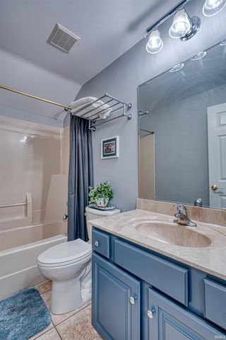 2064 Long Cove Circle, Newburgh, IN 47630