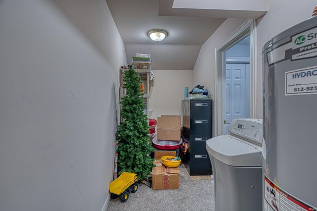 2064 Long Cove Circle, Newburgh, IN 47630