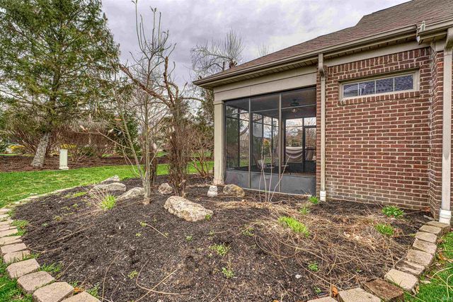 2064 Long Cove Circle, Newburgh, IN 47630