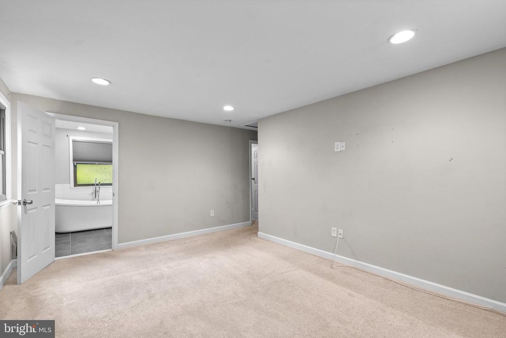 Image 16 of property listing at 9607 MUIRFIELD DR, Upper Marlboro, MD 20772
