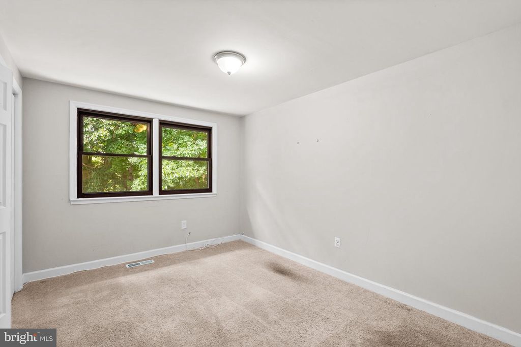 Image 19 of property listing at 9607 MUIRFIELD DR, Upper Marlboro, MD 20772