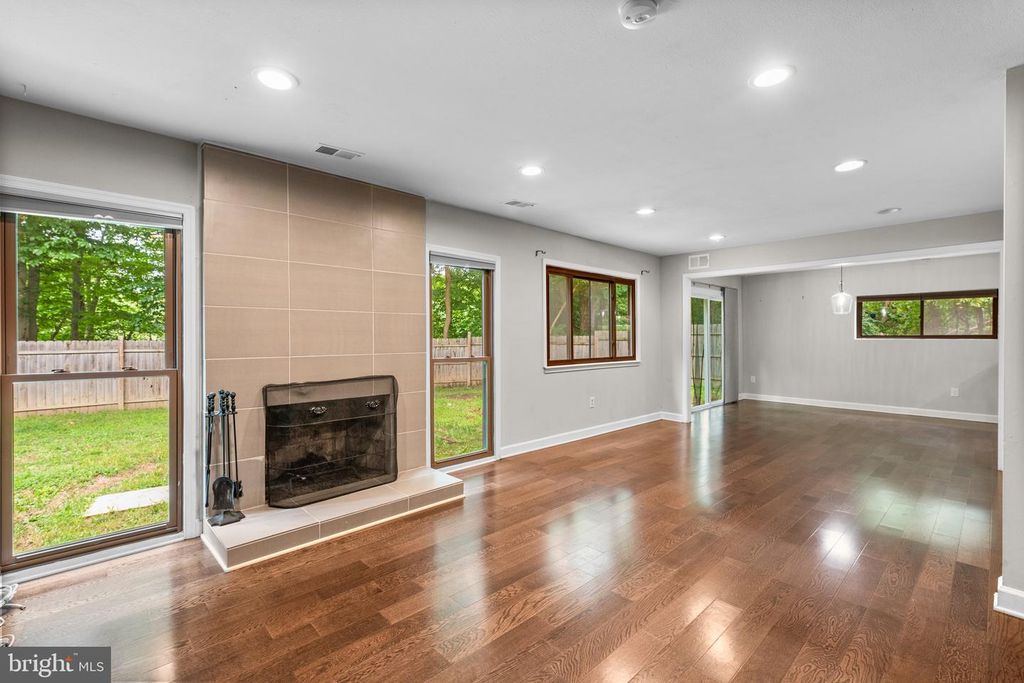 Image 4 of property listing at 9607 MUIRFIELD DR, Upper Marlboro, MD 20772