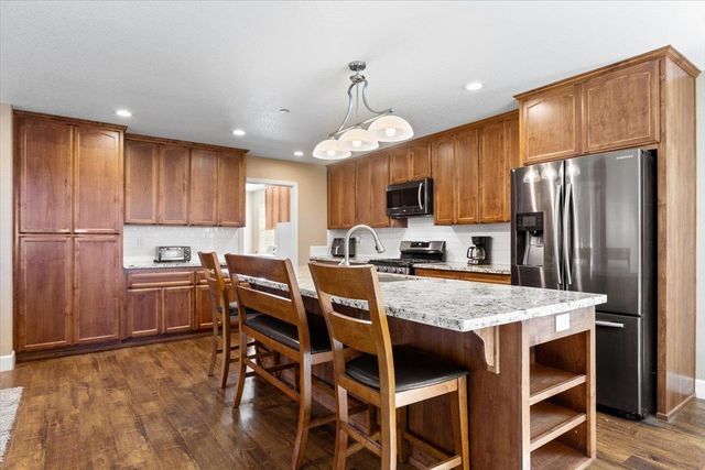 10596 Oak Dr, Grass Valley, CA 95949