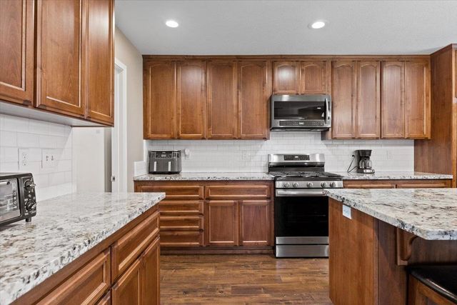 10596 Oak Dr, Grass Valley, CA 95949