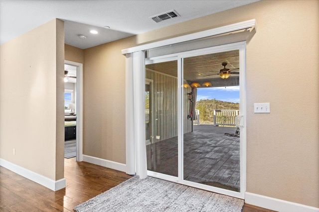 10596 Oak Dr, Grass Valley, CA 95949