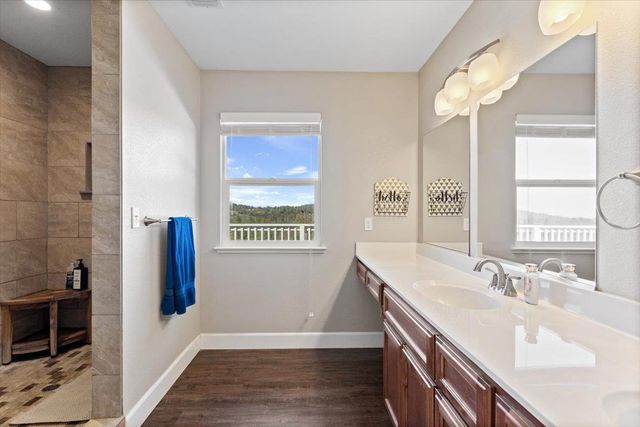 10596 Oak Dr, Grass Valley, CA 95949