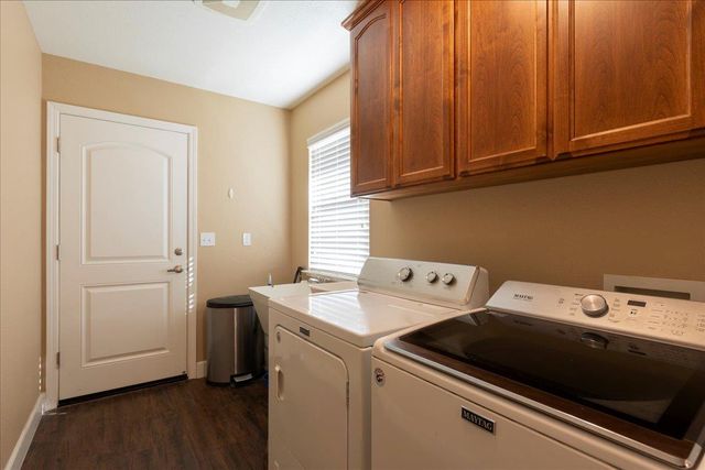 10596 Oak Dr, Grass Valley, CA 95949