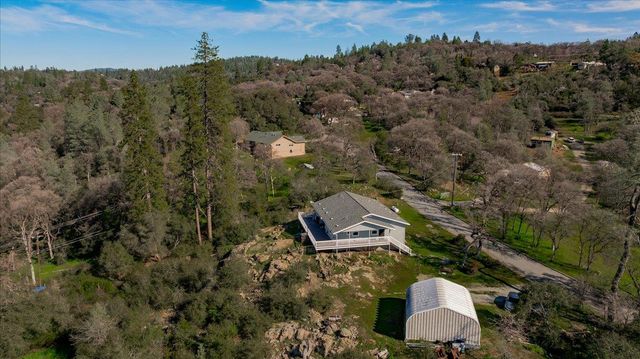 10596 Oak Dr, Grass Valley, CA 95949