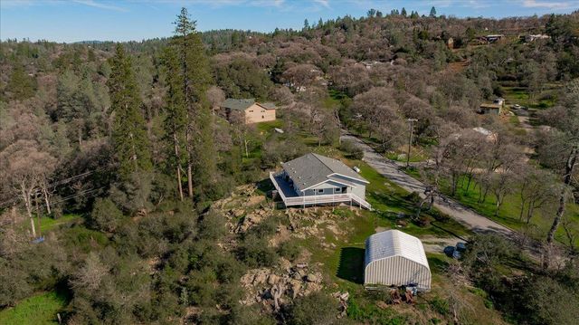10596 Oak Dr, Grass Valley, CA 95949