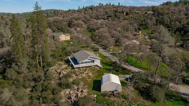 10596 Oak Dr, Grass Valley, CA 95949