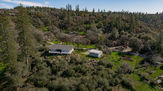 10596 Oak Dr, Grass Valley, CA 95949