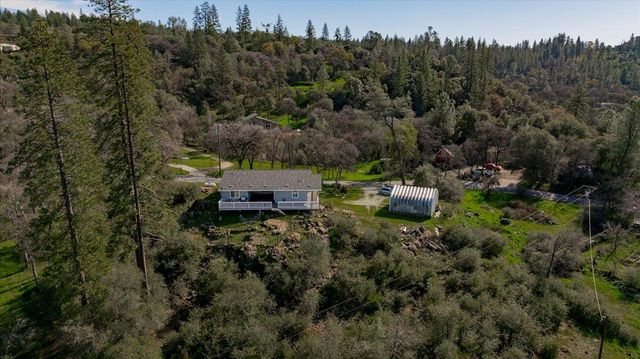 10596 Oak Dr, Grass Valley, CA 95949