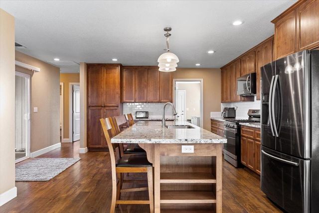 10596 Oak Dr, Grass Valley, CA 95949