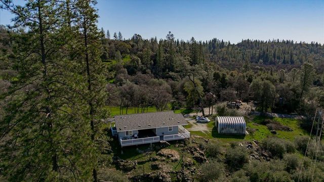 10596 Oak Dr, Grass Valley, CA 95949
