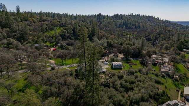 10596 Oak Dr, Grass Valley, CA 95949