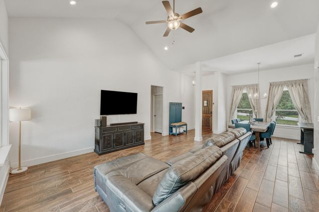 1619 Scenic View DR, Canyon Lake, TX 78133