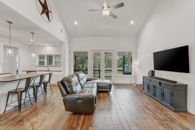 1619 Scenic View DR, Canyon Lake, TX 78133
