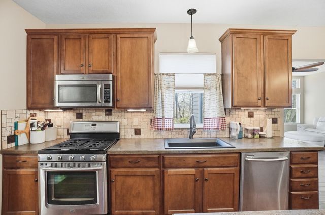 145 Winding Valley Drive, Delaware, OH 43015