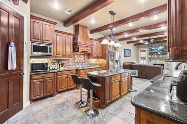 3536 Caffin Dr, Beaumont, TX 77706