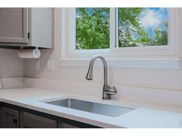 8433 Tabor Cir, Arvada, CO 80005
