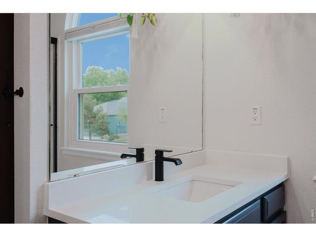 8433 Tabor Cir, Arvada, CO 80005