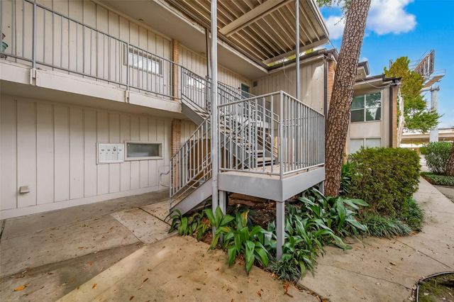 8211 Katy Freeway 19, Houston, TX 77024