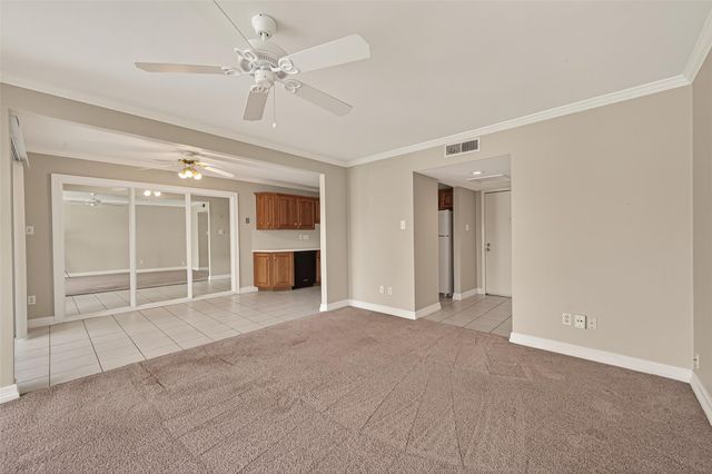 8211 Katy Freeway 19, Houston, TX 77024