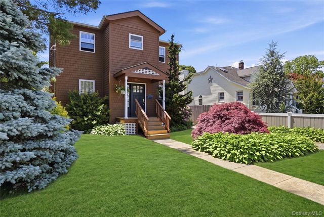 100 Elm Street, Islip, NY 11751